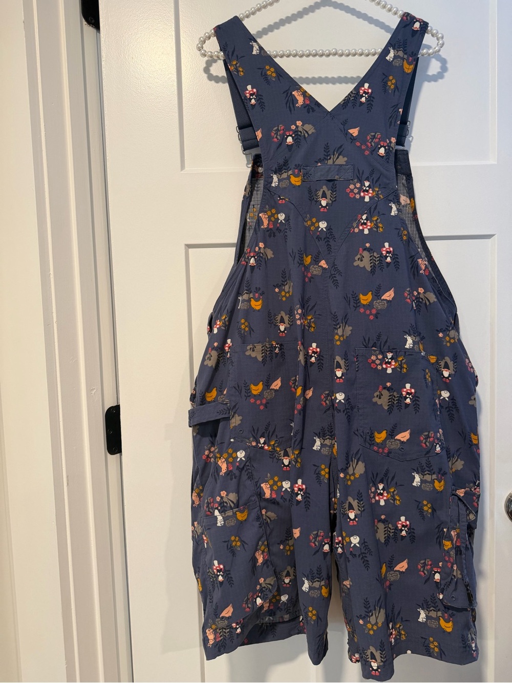 Duluth Trading Co Navy Floral & Yellow Chicken Print Overalls short 🩳 - Picture 5 of 8